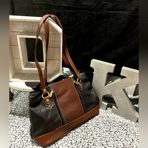 VINTAGE VALENTINA MADE IN ITALY
Pebbled Black & Brown Trim all in LEATHER Tote